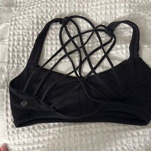 Free to be wild sports bra lululemon size 6 !!! Black
